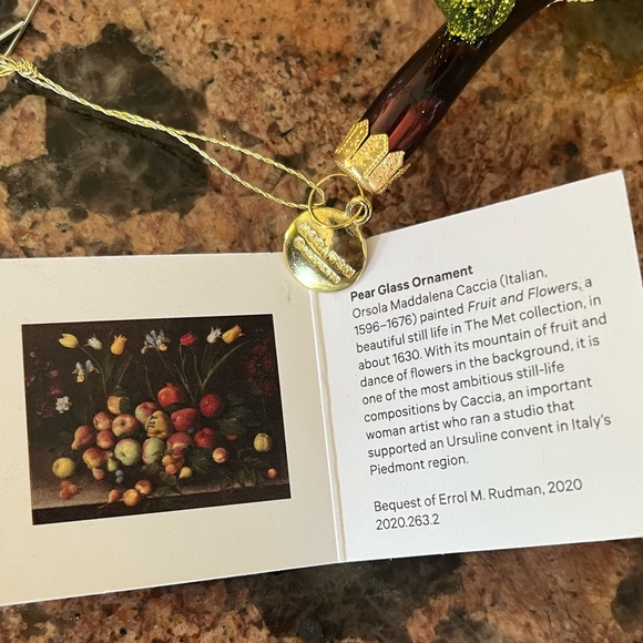 Collectible Glass Pear 🍐 Christmas Ornament from “The Met” (NYC) art museum - Picture 5 of 6